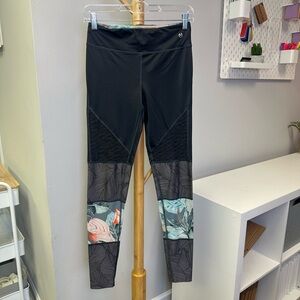 MAAJI High Rise Full Length Legging Black Leaf Print Pant Sz Small